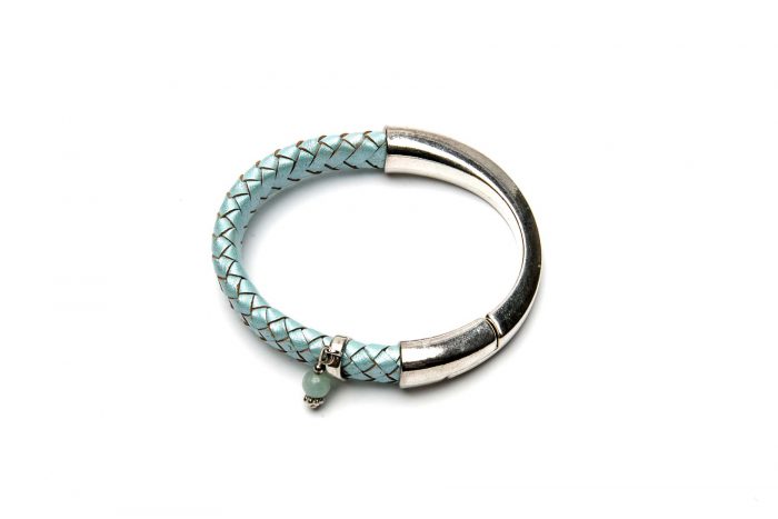 Magnetspange mit türkisfarbenem Flechtlederband und Perle